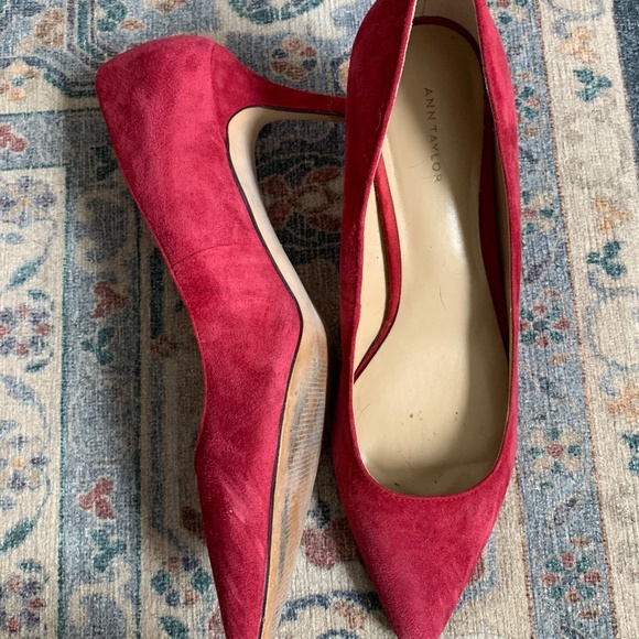 *Moving Sale* Ann Taylor Eryn suede pumps dark red - Picture 5 of 7